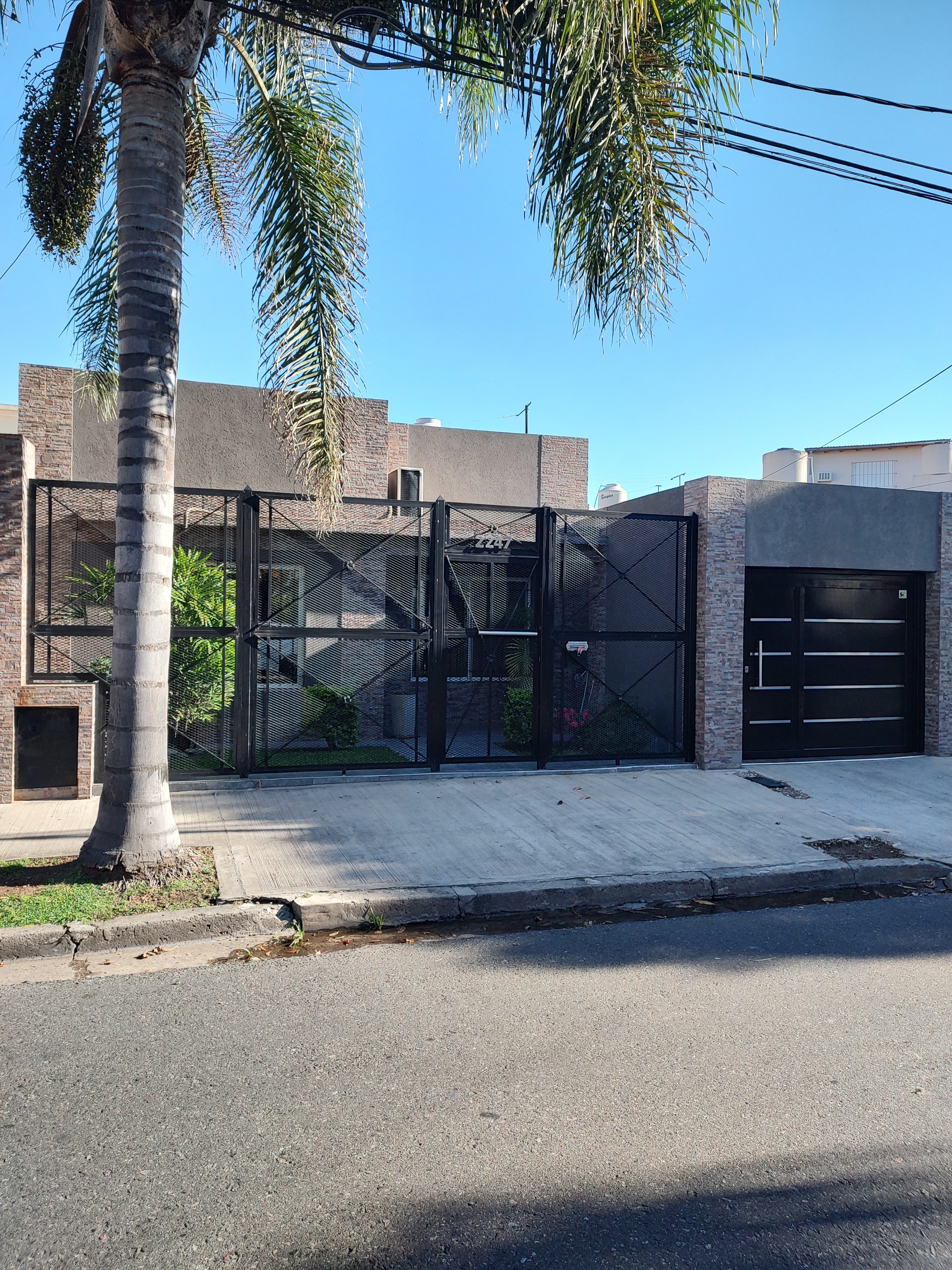 Venta Permuta Casa Mas Departamento en Ramos Mejia